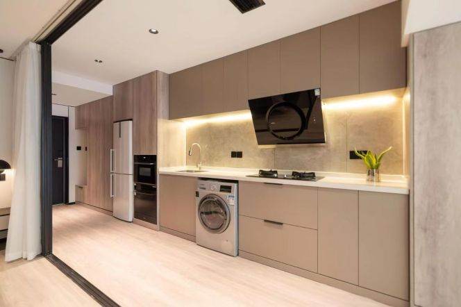 High-rise Apt in Top of City