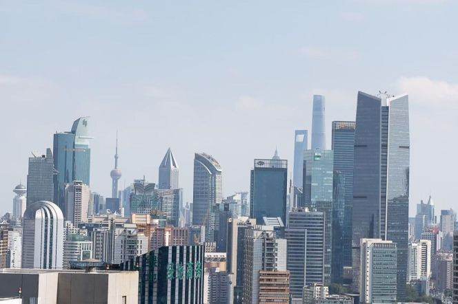 moder huge 2brs floor heating open balcony nice view in Zhong shan park line 2,3,4 only 21K