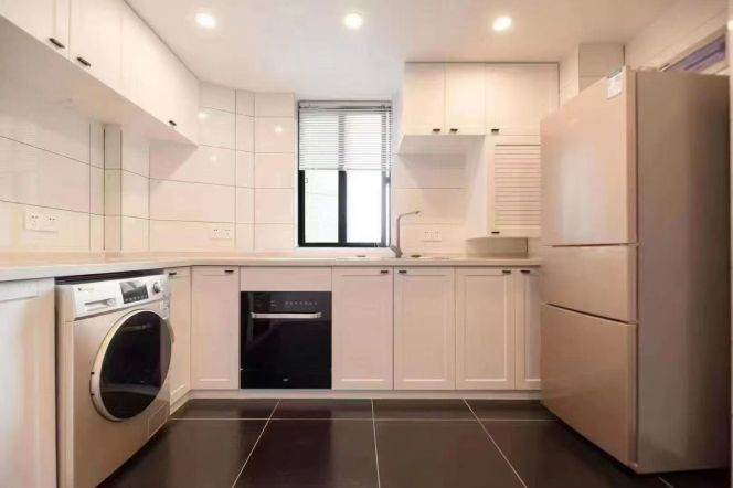  Quality 2br high-rise with floor heating at Jing'an   M1/11/14  