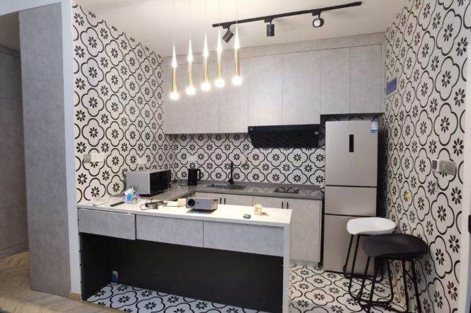 Nice Lift Apt with Floor heating in west Nanjing Road