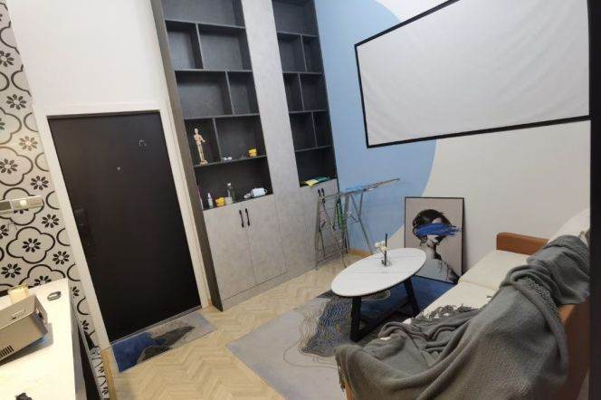 Nice Lift Apt with Floor heating in west Nanjing Road