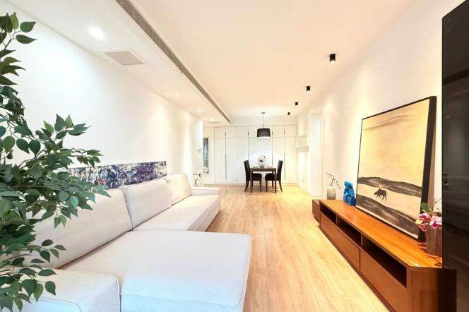 Xujiahui Oriental Manhattan good price 2Br,floor heating