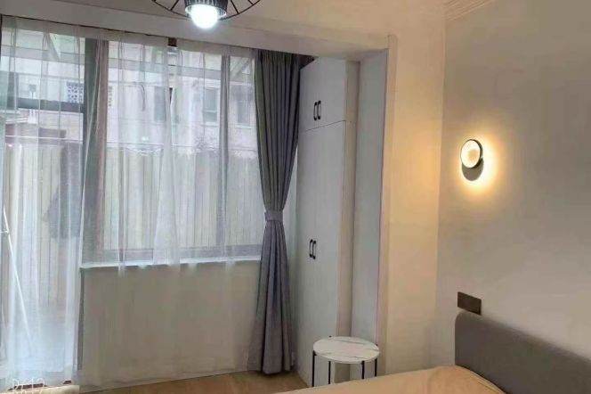 Nice yard 1Br/1Lr/1Bt apt nr Zhongshan park,M2/3/4