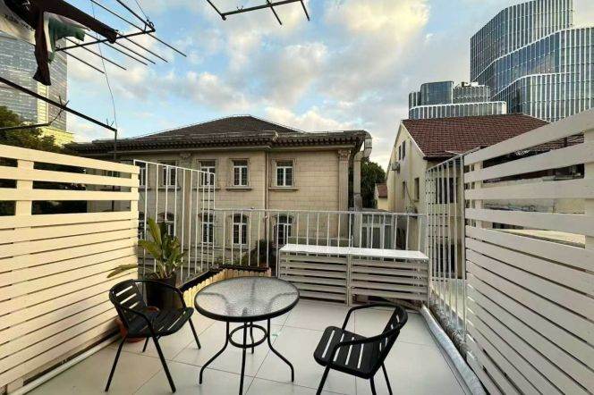 Nice 1Brm With A Terrace Near Line Line 2/7 Jing'an Temple