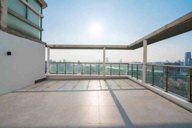 modern big 4brs floor heating big terrace good view nearby Huang pu river line 4 only 35K 