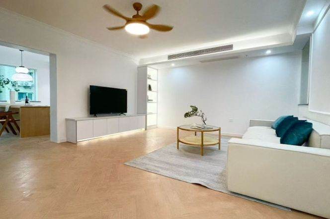 modern 3brs floor heating open kitchen near Jiao tong university line 10,11 only 17K