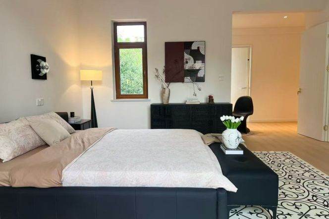 modern brand new 6brs floor heating garden modern furniture near German school 55K