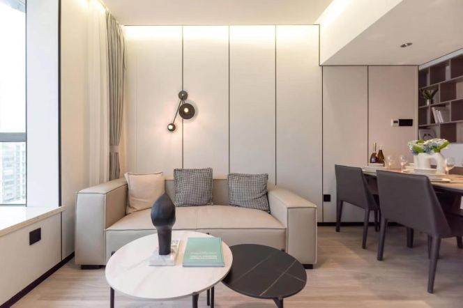 High-rise Apt in Top of City