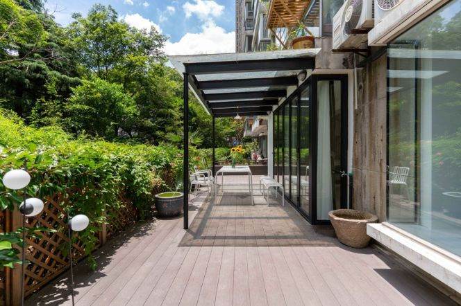 2 br+2 bath 150 sqm stylish Apt &floor heating &huge yard/Xinzha rd 23K