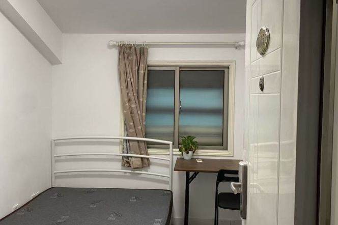 1Studio near Dong'hua and Jiao'tong Uni can long and short term lease