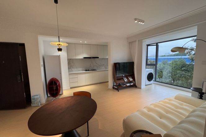 songhong rd elevator 2BR/big living room@L2