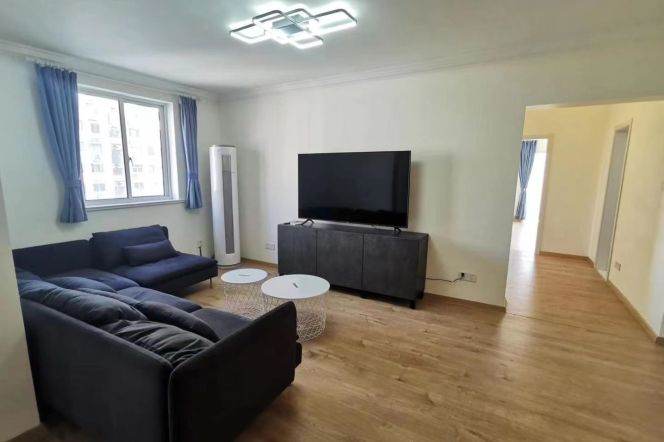 3Bdrs 2baths/Spacious/ XuJia Hui CBD/Line 1/4 Shanghai Indoor Stadium/Nice Compound
