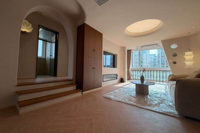 2Bdrs1 Bath /Spacious&Bright /Line12 Hongxin Rd/Elevator/Parking spot