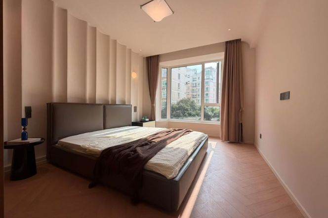 2Bdrs1 Bath /Spacious&Bright /Line12 Hongxin Rd/Elevator/Parking spot