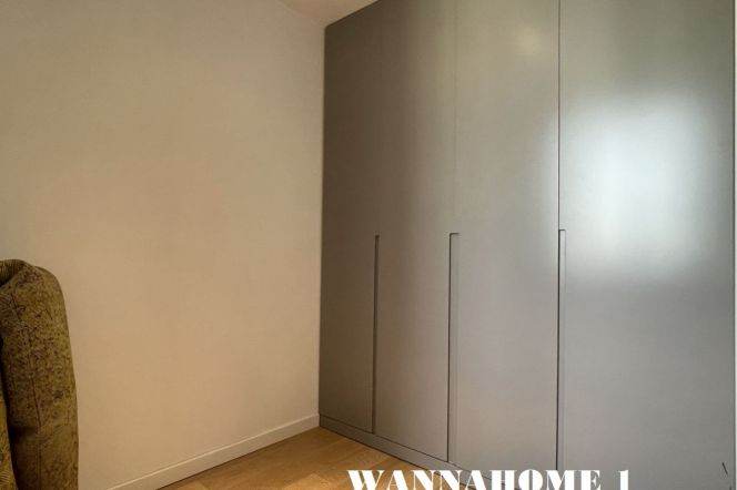 Awesome View+Modern&Really Bright 3Bdrs 1Bath Apt+West Nanjing Rd Metro
