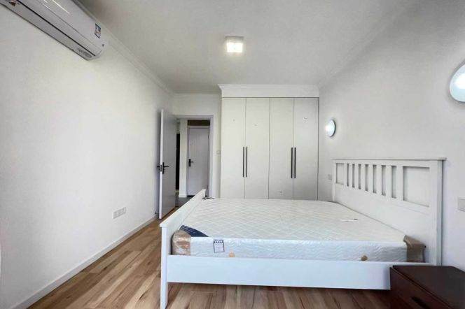 Spacious 1BR 2LR/all bright room/NR ECNU,Daduhe rd@L13/15