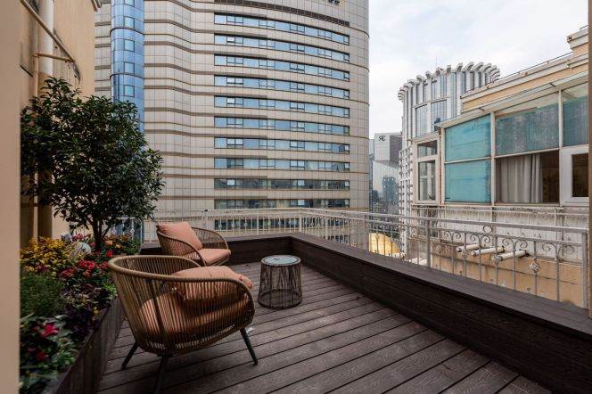  Stunning 3br 3baths with Terrace @People's Sqaure mL1/2/8