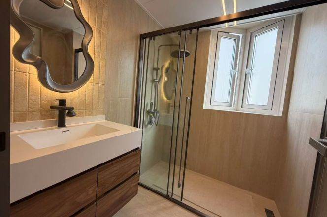 2Bdrs1 Bath /Spacious&Bright /Line12 Hongxin Rd/Elevator/Parking spot