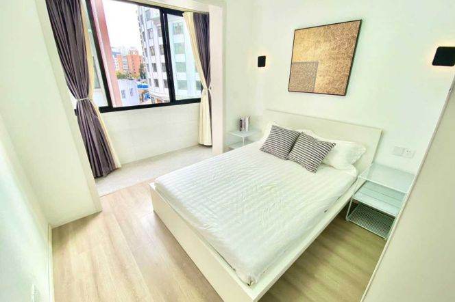 Changshou Rd, nr 4 shopping centers, Cozy& Good price  2br, oven