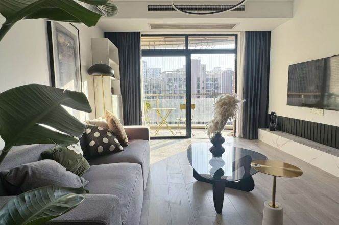 17.5k Clean 2Br 2Bathr with floor heating Nr Changshou Rd.line7/13