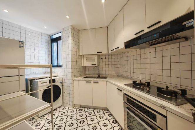 Full furnished 1br/2living & elevator/oven @ Jing'An temple