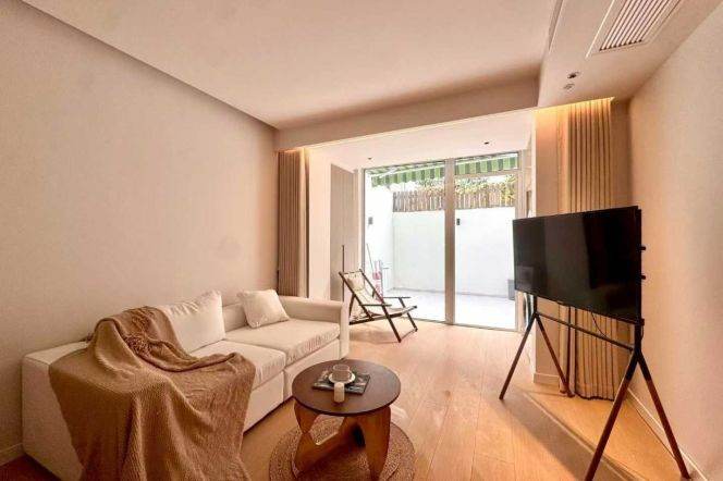 Nice yard+spacious 1BR 2LR/big living room,Jinshajiang rd@L13/3/4