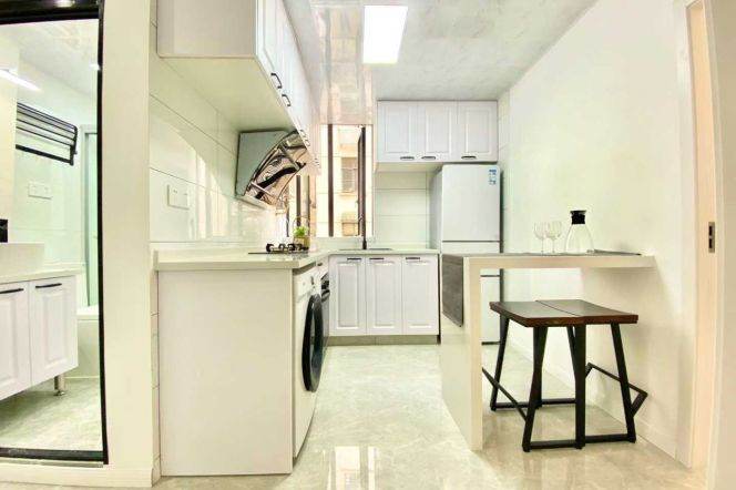 Changshou Rd, nr 4 shopping centers, Cozy& Good price  2br, oven