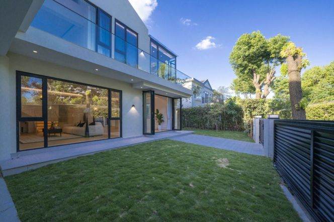 modern brand new 5brs floor heating big garden near German school only 47.5K