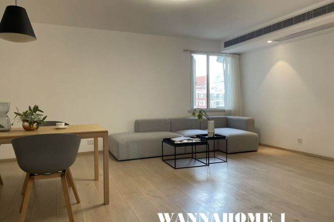 Nice Balcony/Spacious&Modern 2Brs 2Baths Apt/Nice Compound/Xin Tian Di CBD