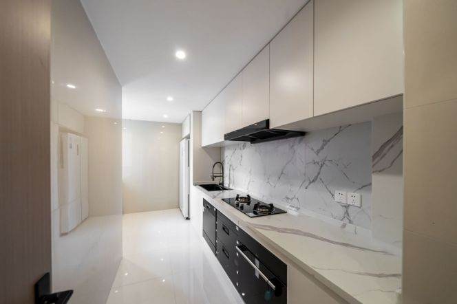 modern 3brs floor heating modern furniture beside Xujiahui park line 1,9,11 only 24.5K