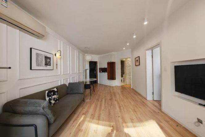 Full furnished 1br/2living & elevator/oven @ Jing'An temple