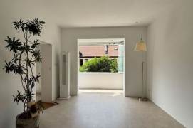 Huge 1br&2baths with balcony near Jing'an Temple/Changshu Road