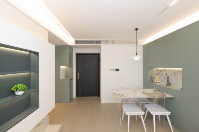 Jing'an Temple. Modern 1br,decent compound  ,elevator, floor heating 