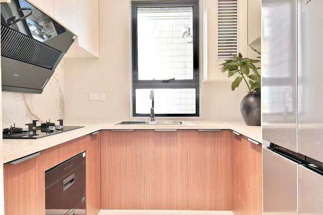 Morden 2brds with floor heating and balcony  Nearby Jing an temple 