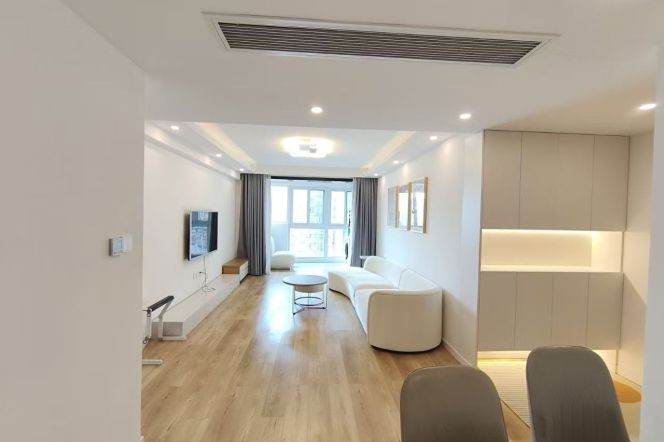 Spacious 2Brs/2Lrs/1Bt apt nr Dapuqiao,M9