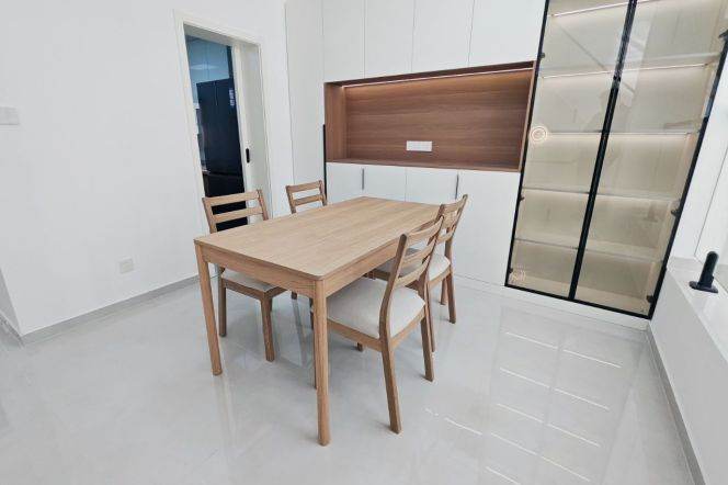 220 sqm 4 br+4 bath Villa &yard &parking/Pudong for 22K