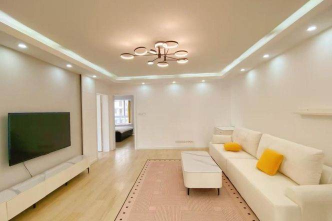 3 br 140 sqm modern Apt/Good for Share/ L2 changning Weining rd 12.5K