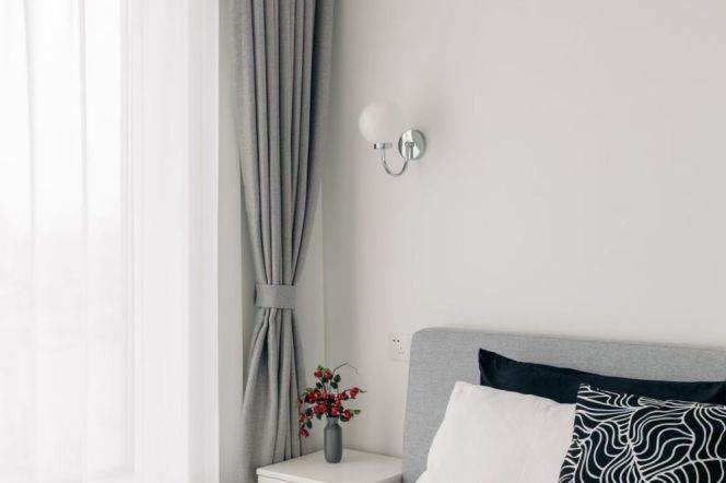 A cost-effective view room with a balcony at Longde Road subway Station on Lines 11-13