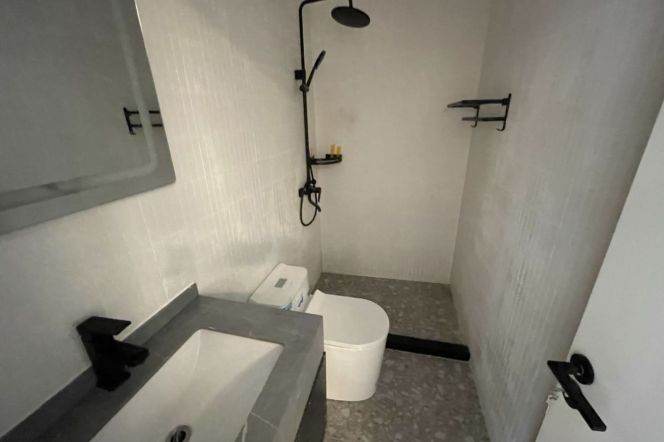 Nice floor heated 1+1br with garden near jiangsu rd station for long&short rent