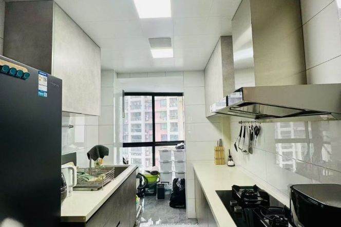 Nice compound 2Brs/1Lr/1Bt apt nr Longde rd,M3/4/11/13