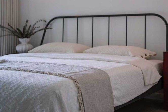 Top of city wall heating bright 2brs/2lr/1ba apt wt balcony;L2/12/13