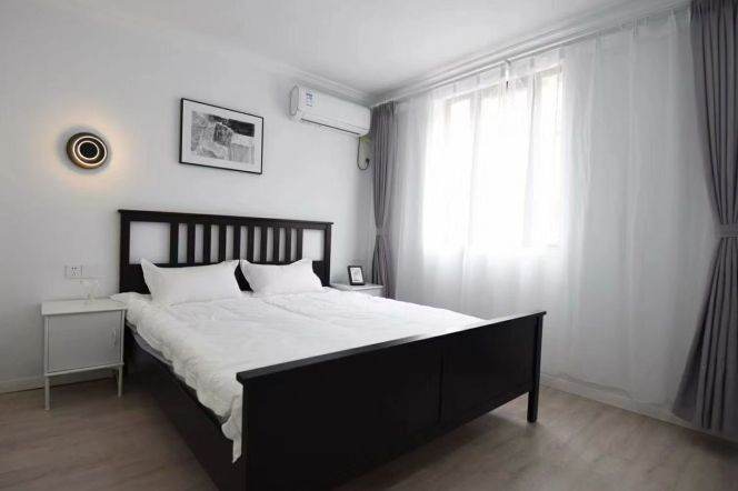 Spacious one bedroom Apt +Heating+oven@ L2/3/4 Zhongshan Park