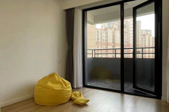 Awesome View+Really Bright&Spacious 2Bdrs 1Bath Apt+L14 Wu Ding Rd+Open Balcony