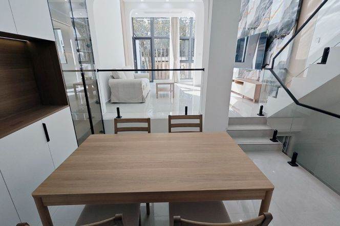 220 sqm 4 br+4 bath Villa &yard &parking/Pudong for 22K