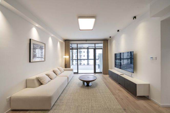 Top of City ，It is within zero distance from Nanjing West Road Subway Station on L 2-12-13