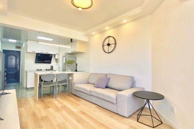Elevator 1br-Huashan Road-6-minute walk to Line 10/11-Jiaotong University