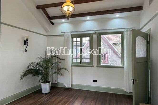 Cozy whole lane house 2BR Nanjing(w) Rd 21k