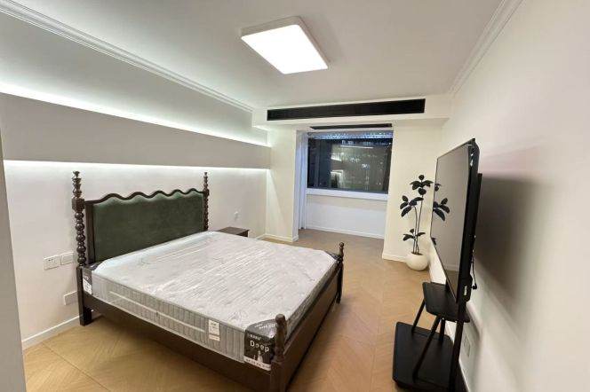 Prime 2Beds with Floor Heating near Hanzhong Road Scenic View/ Dual Subways/ Fully Furnished