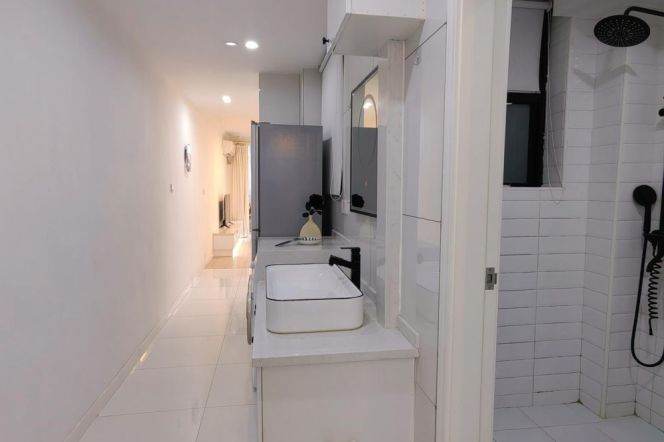 Spacious 1 br with open kitchen(oven),easy to ZhongShan Park L 2/3/4
