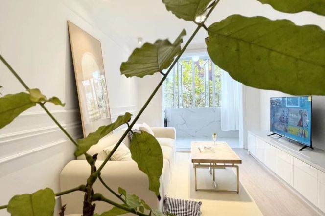 hongqiao rd station one bedroom